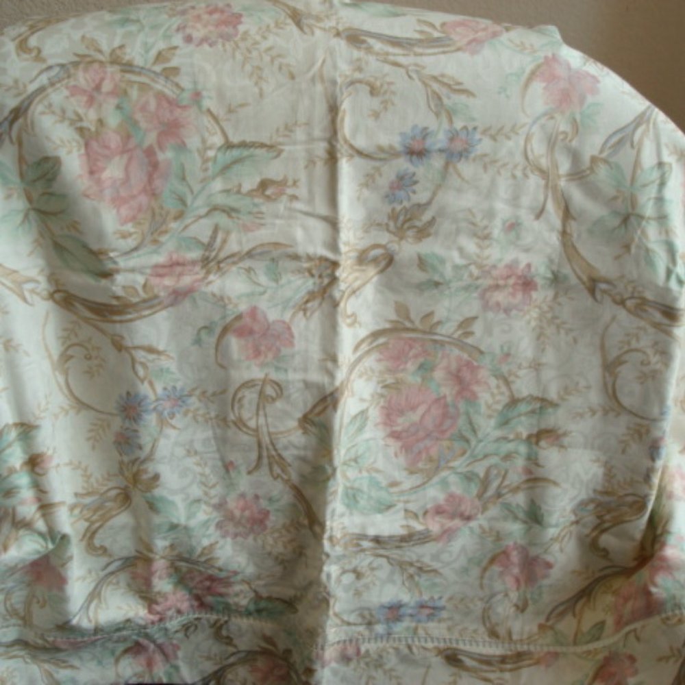 NEW PINK STANDARD SHAM W/NICE DESIGN